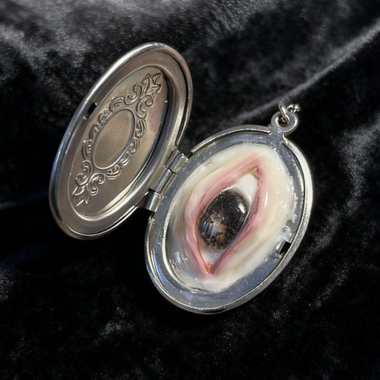CUSTOM EYE OVAL LOCKET NECKLACE (DM IG: eccentric_manor)