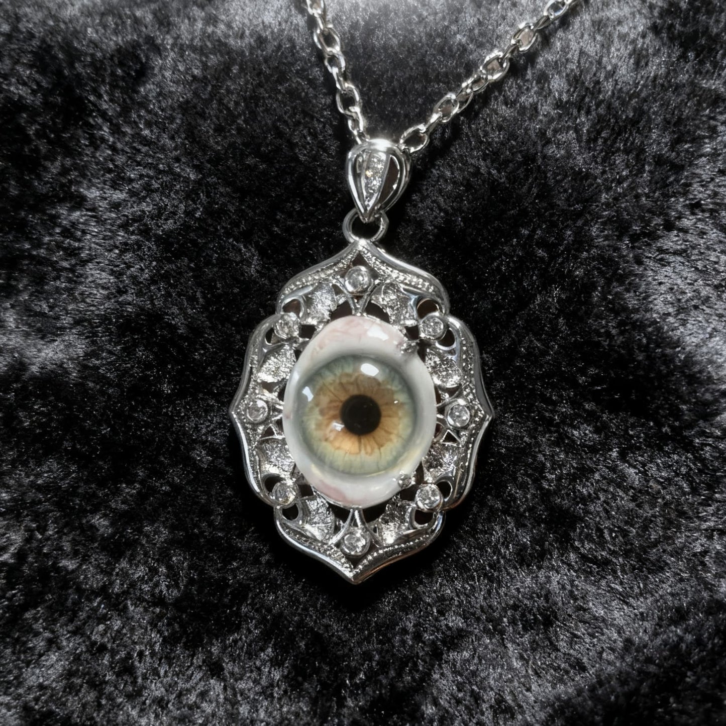 CUSTOM EYE NECKLACE (DM IG: eccentric_manor)