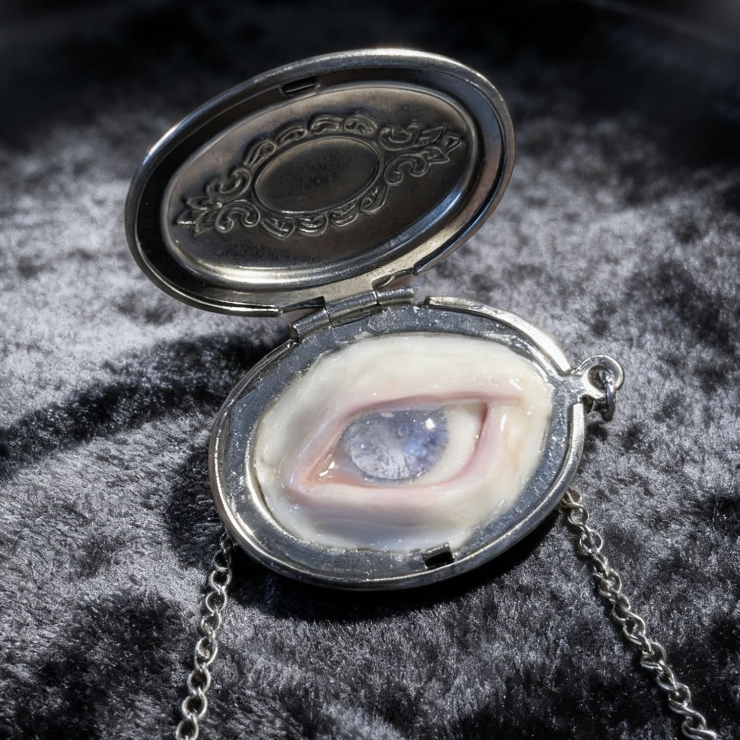 CUSTOM EYE OVAL LOCKET NECKLACE (DM IG: eccentric_manor)