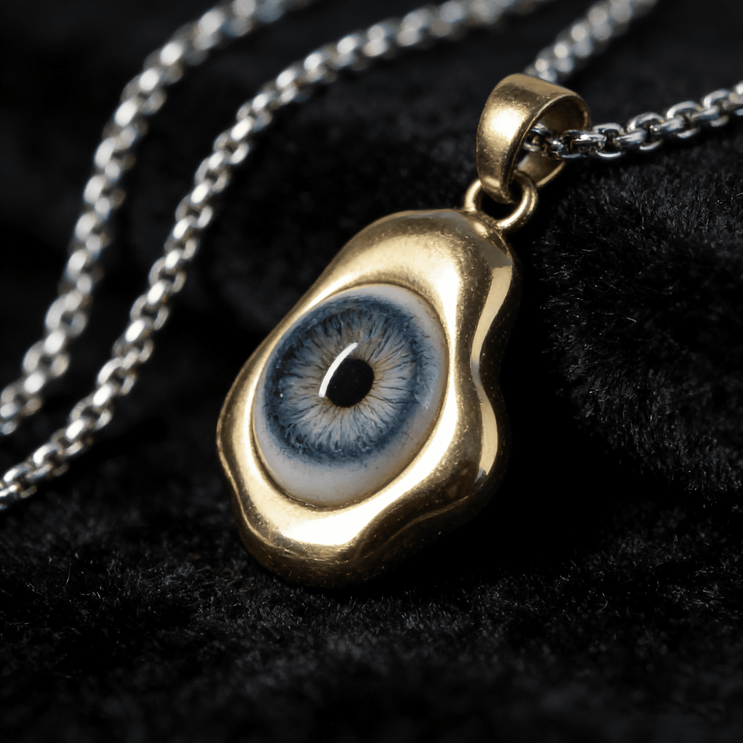 The Gaze · Aureum Pendant