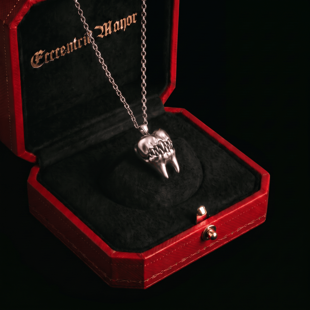 Bestiario · Collana di denti di bestia