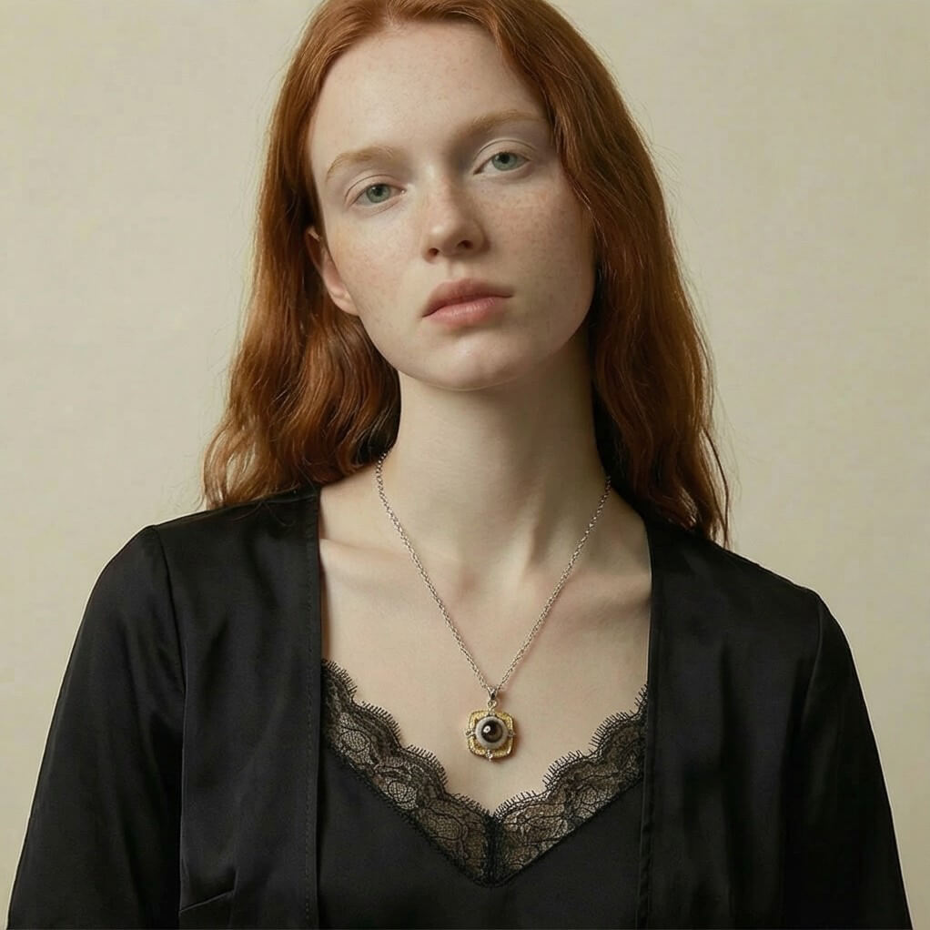 The Gaze · Aurelia Pendant