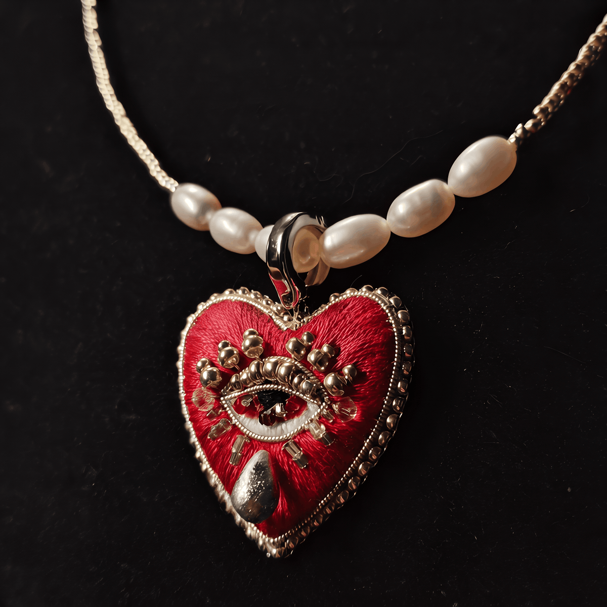 Heritage · Midnight Velvet Heart Necklace