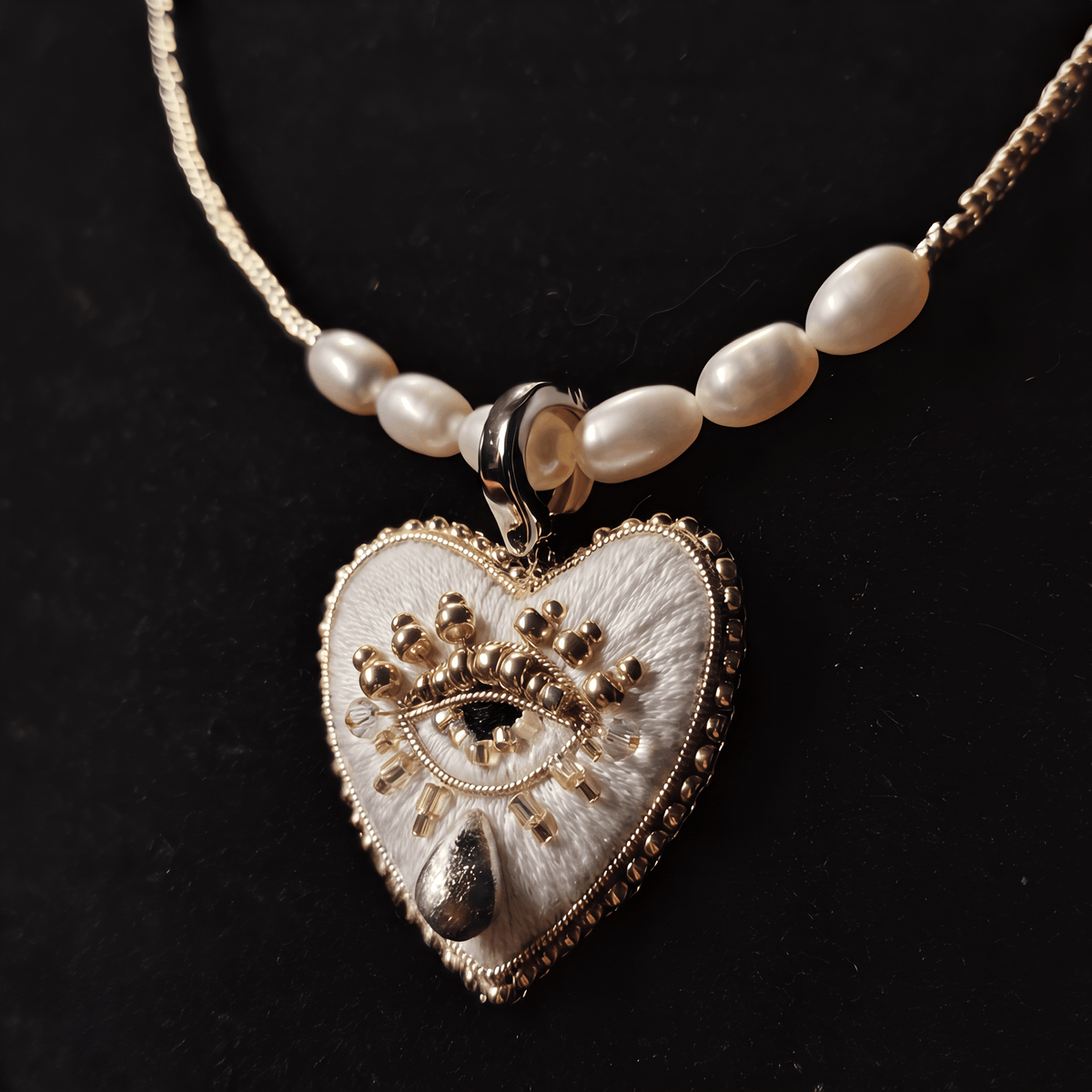 Heritage · Midnight Velvet Heart Necklace