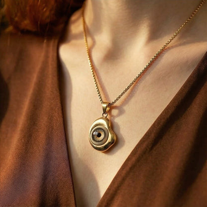 The Gaze · Aureum Pendant