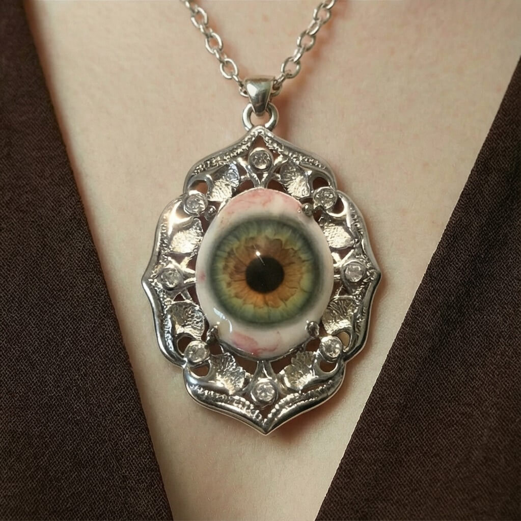 The Gaze · Eternal Necklace