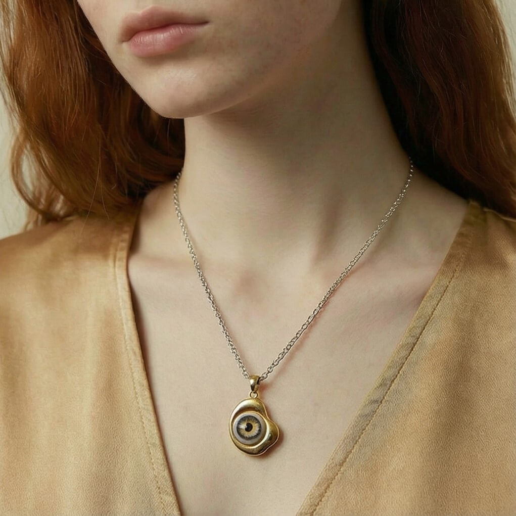 The Gaze · Aureum Pendant