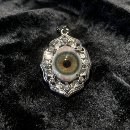 CUSTOM EYE NECKLACE (DM IG: eccentric_manor)