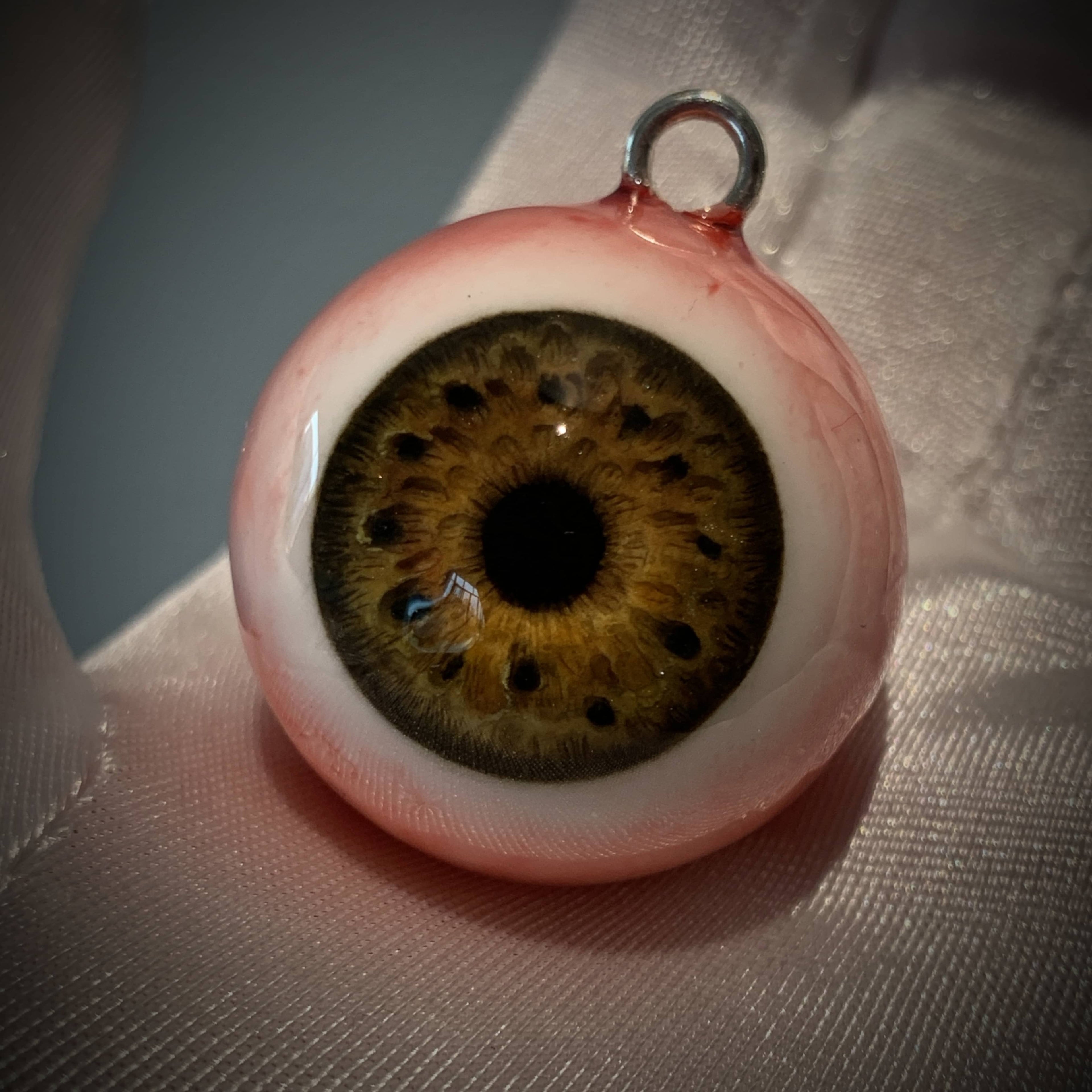 Brown Hazel Gaze Necklace