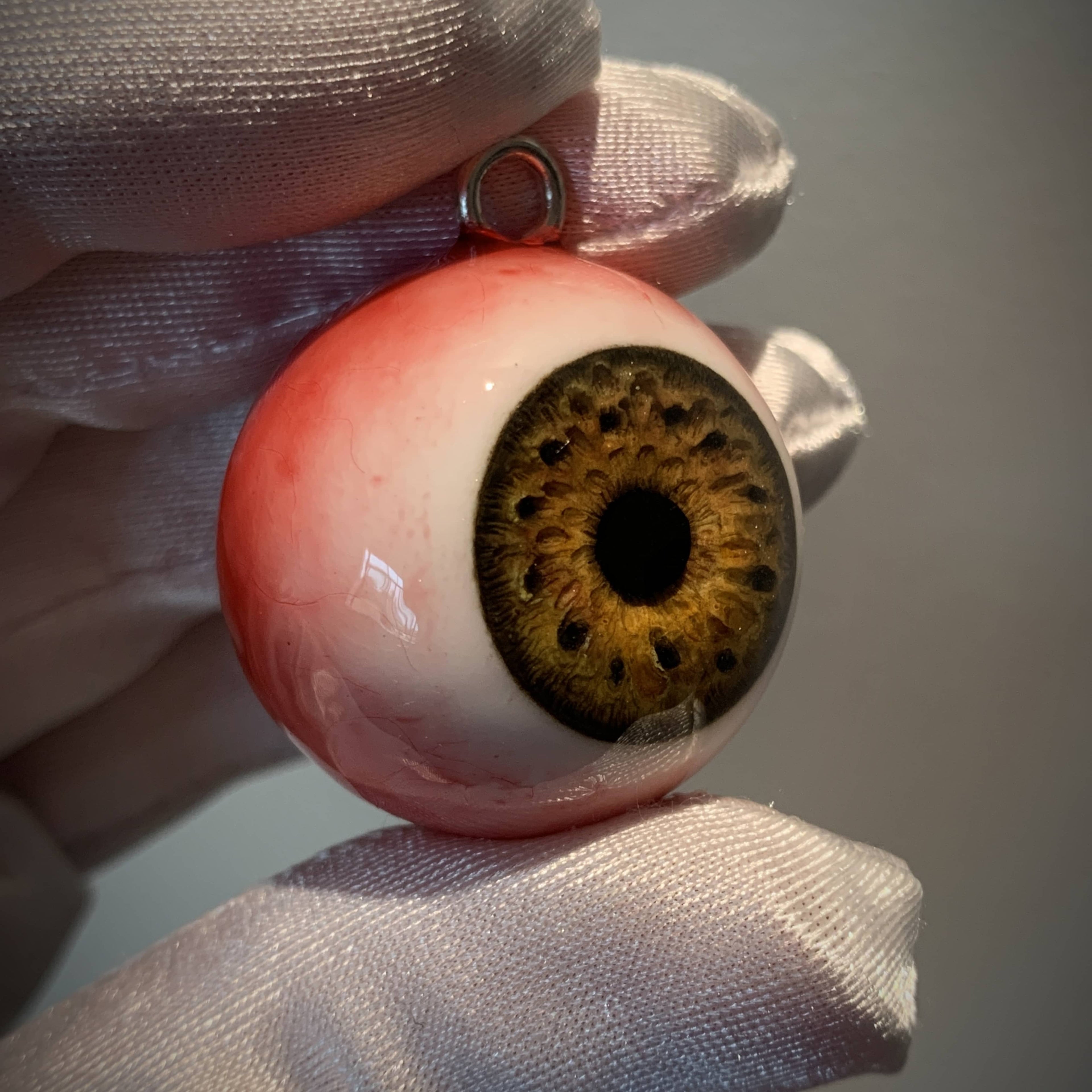 Brown Hazel Gaze Necklace